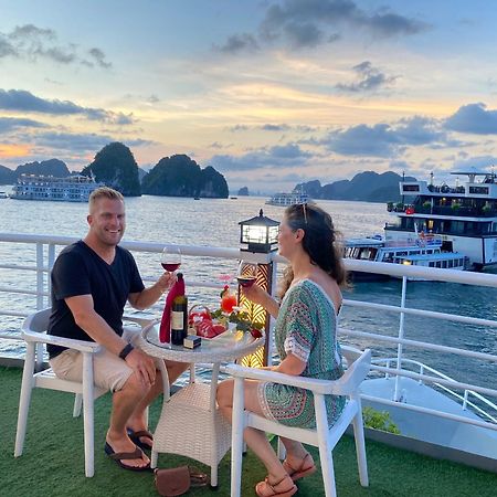 Halong Sapphire Cruises Hotel Hạ Long-öböl Kültér fotó