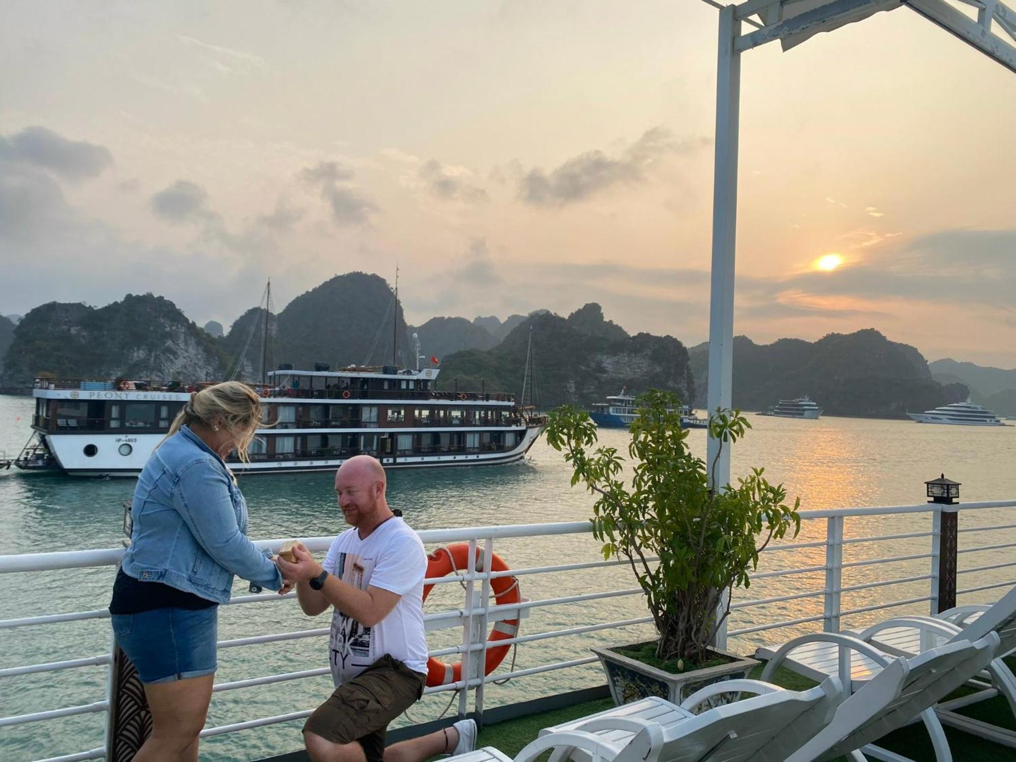 Halong Sapphire Cruises Hotel Hạ Long-öböl Kültér fotó