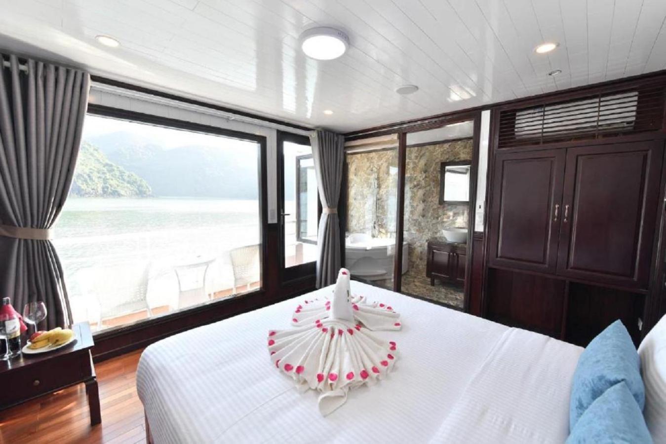 Halong Sapphire Cruises Hotel Hạ Long-öböl Kültér fotó