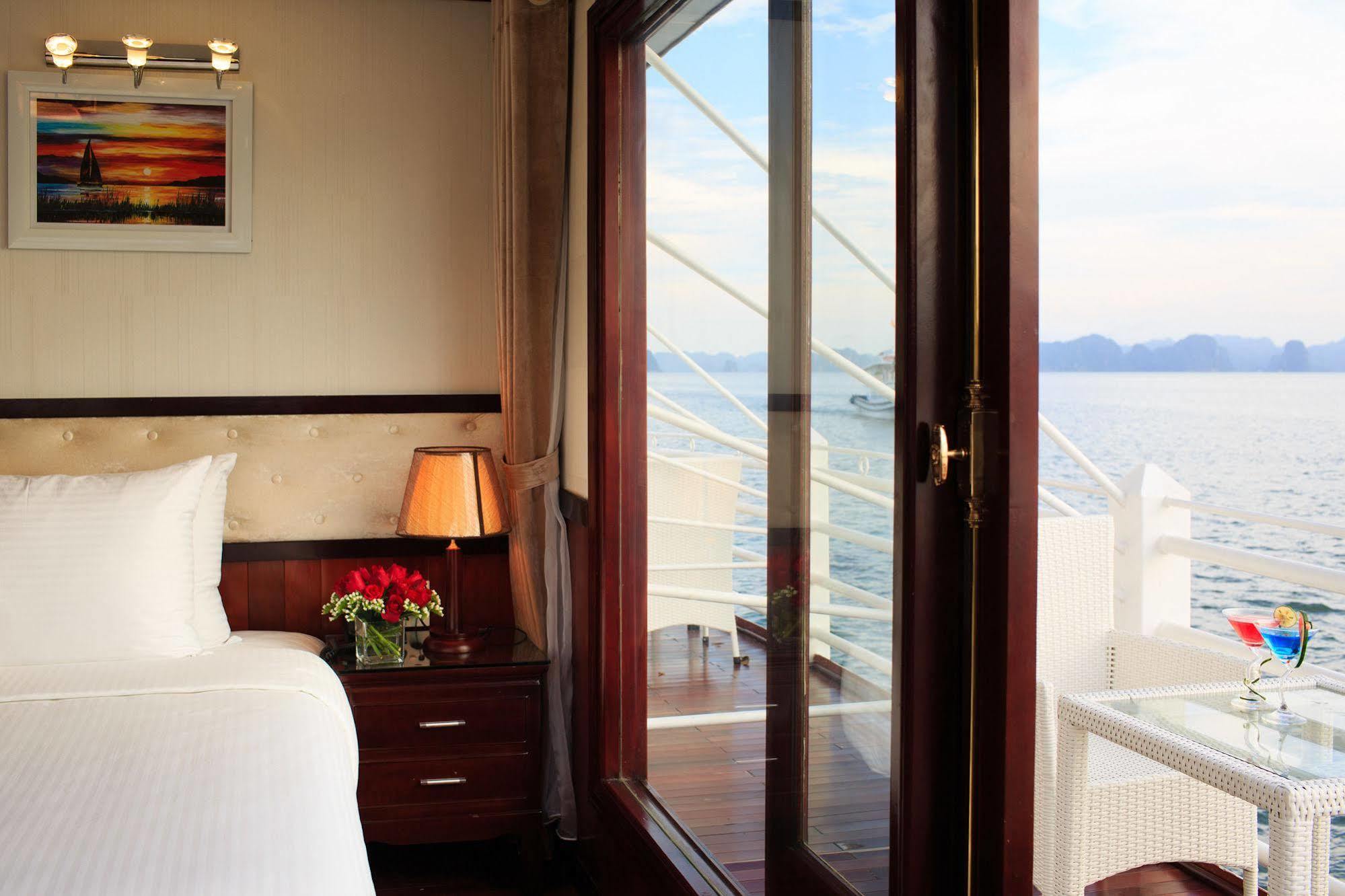 Halong Sapphire Cruises Hotel Hạ Long-öböl Kültér fotó