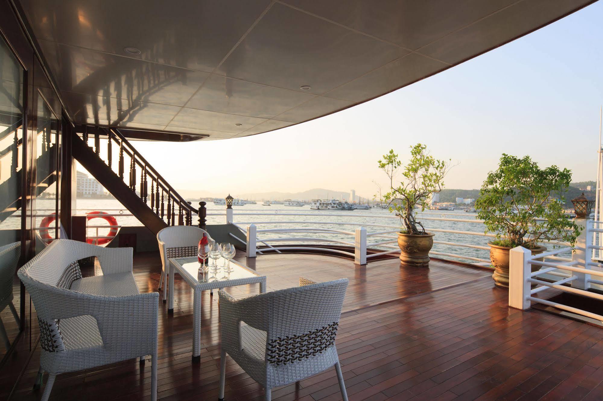 Halong Sapphire Cruises Hotel Hạ Long-öböl Kültér fotó