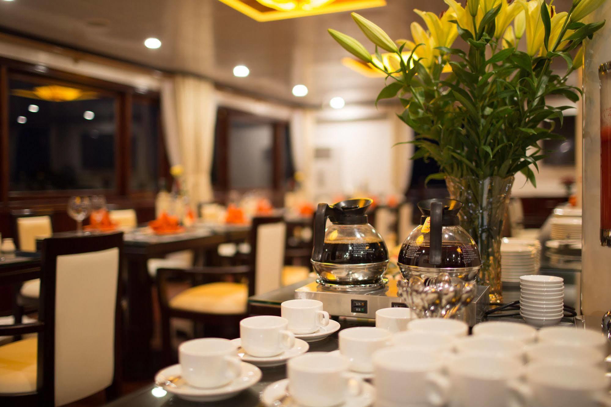 Halong Sapphire Cruises Hotel Hạ Long-öböl Kültér fotó